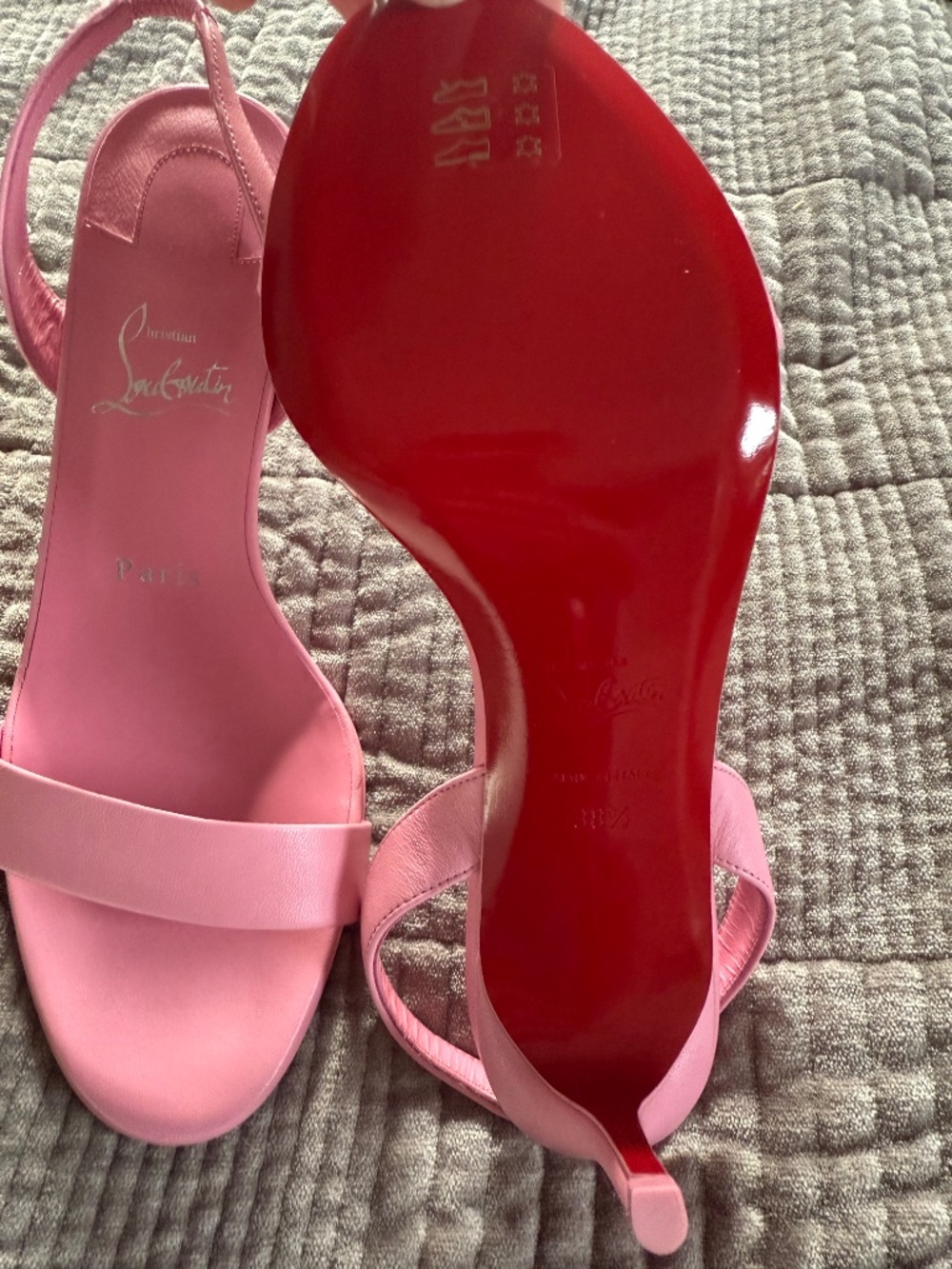 Christian Louboutin - Picture 3 of 3